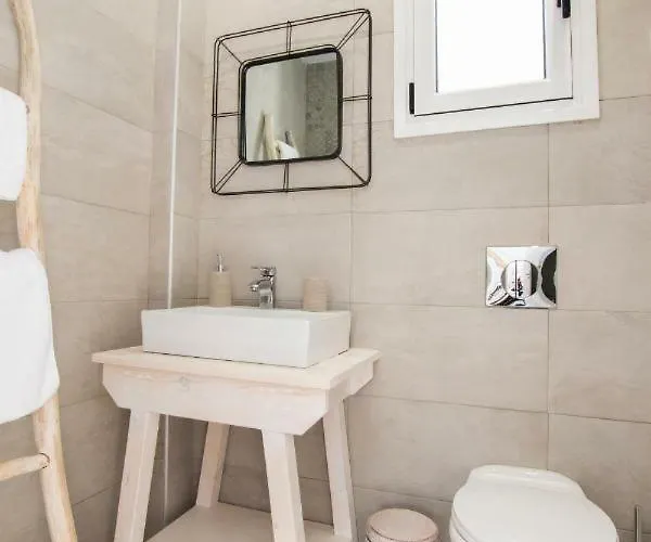 Bella Vista * Kyra Panagia